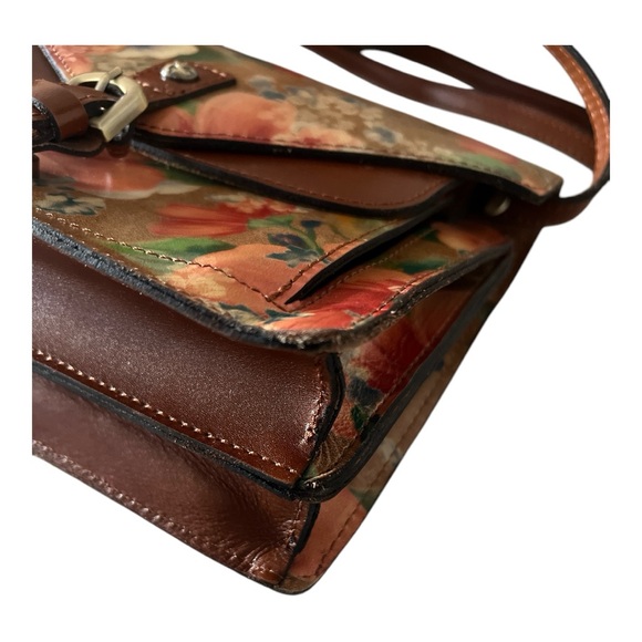 Patricia Nash
Apricot Blessings Cassano Leather Crossbody Bag - Picture 5 of 6